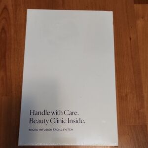 Micro-Infusion Facial System - White